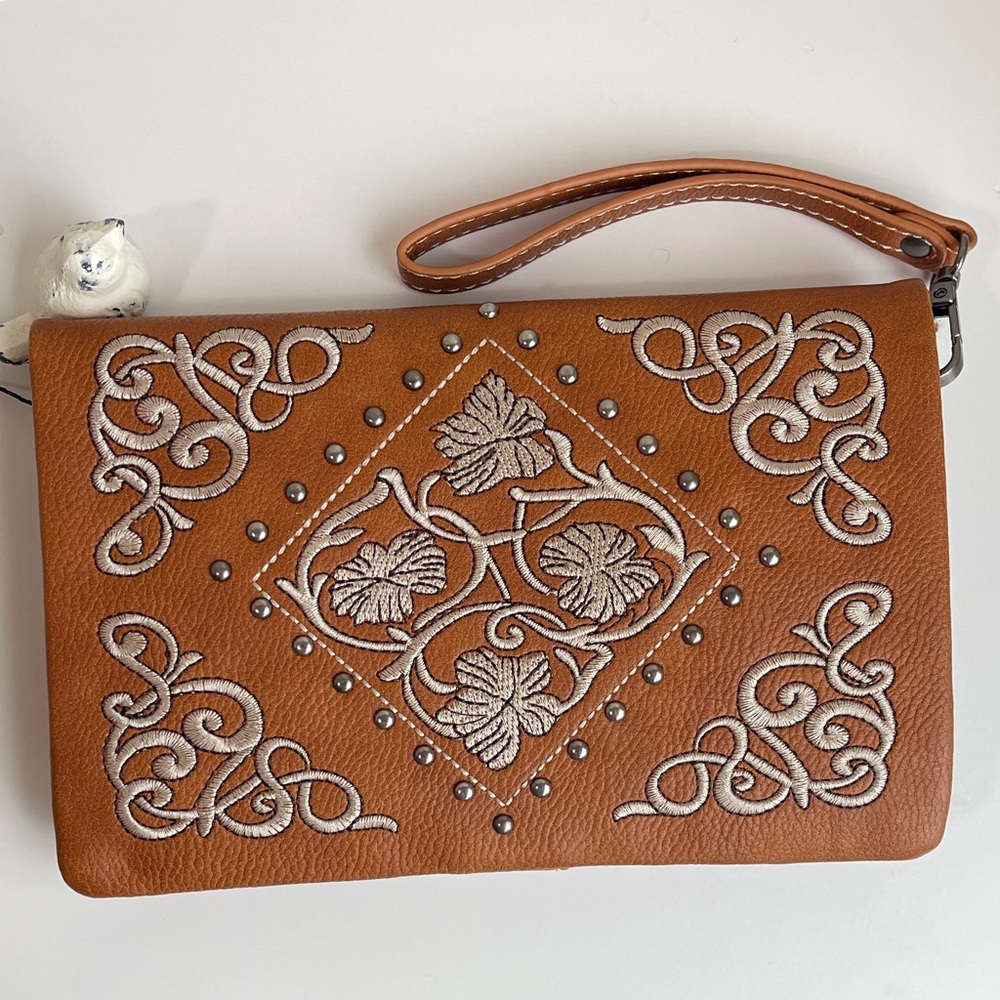 American Bling Wristlet Crossbody New With Tag 🏷️
